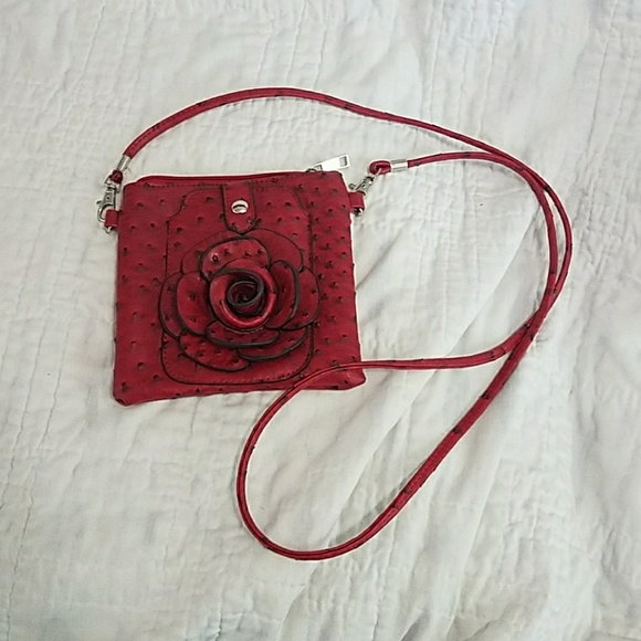 Handbags - 💥3 for $20💥Red rose cross body bag
